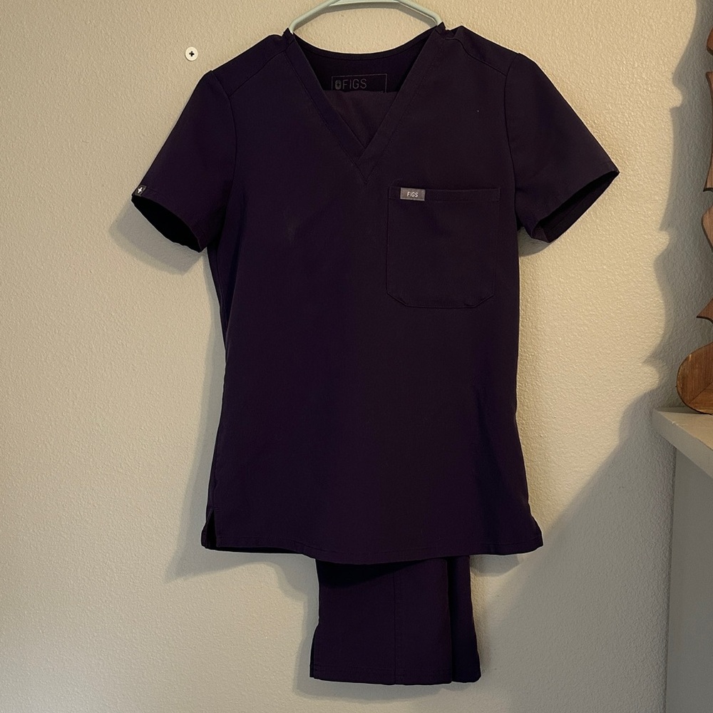 Figs Women's Scrub Set